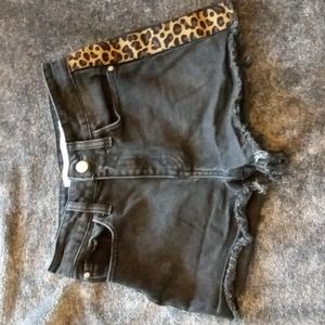 Tinseltown raw edge leopard stripe shorts